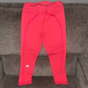 ALO Yoga Bright Pink or berry cropped Leggings